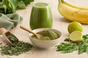 ¿La moringa ayuda a reducir el cansancio? Beneficios y cómo tomarla